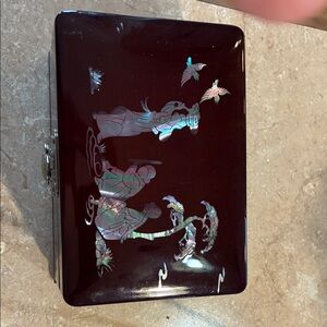 Korean Vintage Lacquered Mother-of-Pearl Inlay Box - jewelry box plays Music